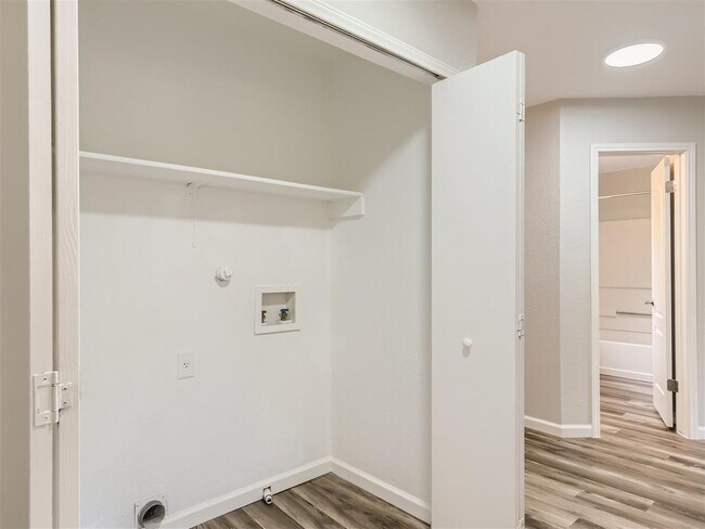 Building Photo - 1520 Curameng Cove
