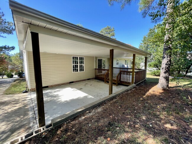 Building Photo - 160 Hunters Ridge