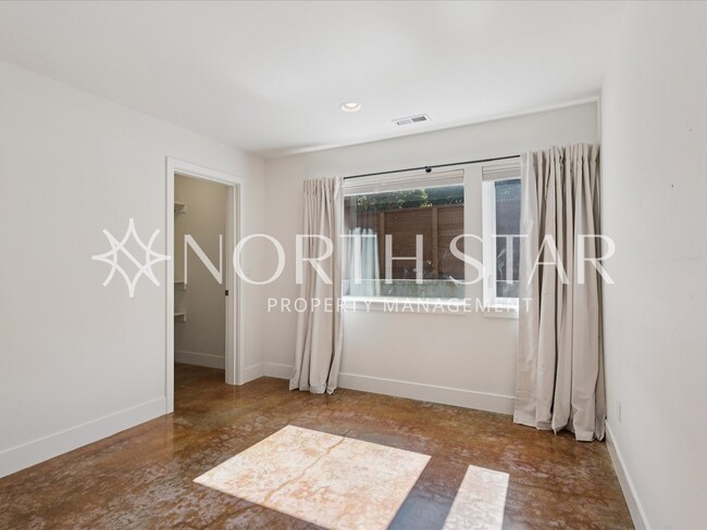 Building Photo - Contemporary Stunner in North East Portland