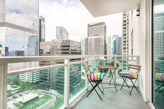 Building Photo - 951 Brickell Ave