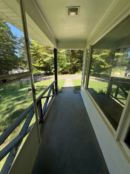 Building Photo - 1690 Slaterville Rd