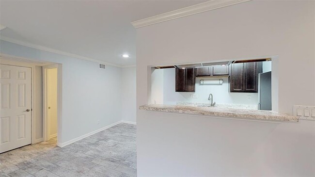 Building Photo - 1860 White Oak Dr