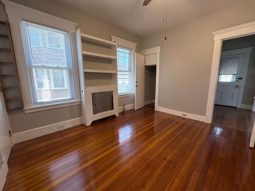 Building Photo - 64 Stanley St