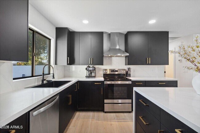 Building Photo - 3319 E Campo Bello Dr