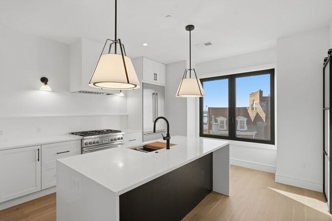 Building Photo - 238 Webster St