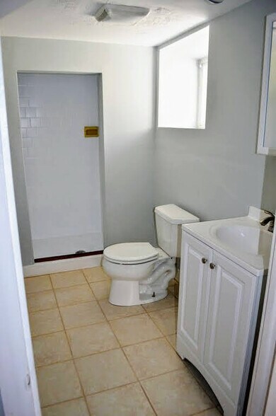 Building Photo - 63 Fenno St