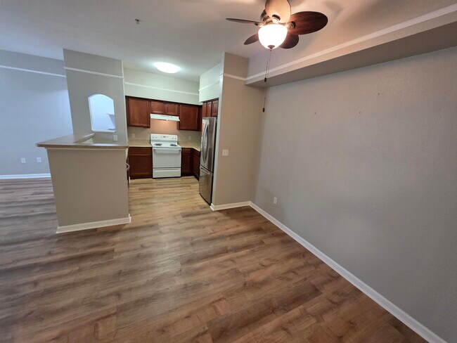Building Photo - 2801 Chancellorsville Dr