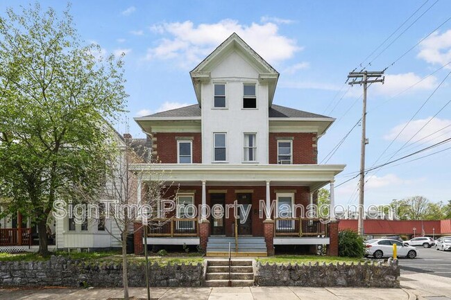 Primary Photo - 25-27 Wayside Avenue - 25-1