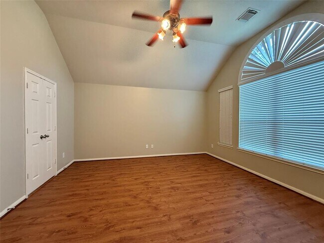 Building Photo - 11530 Columbia Pines Ln