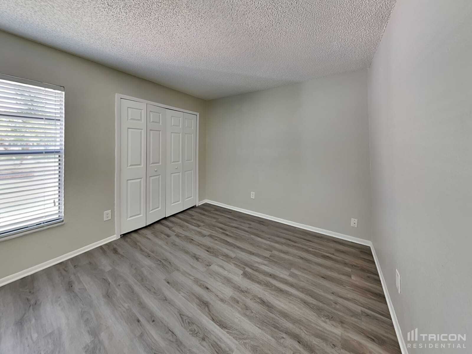 Building Photo - 860 N Lake Sterling Ct