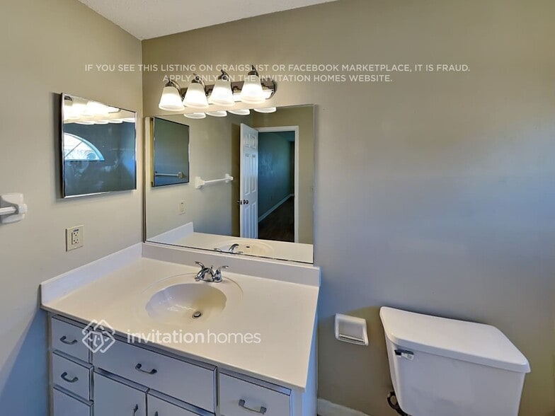 Building Photo - 6169 Half Moon Dr