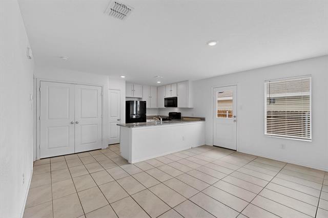 Building Photo - 9216 Grackle Pl