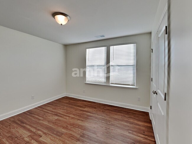 Building Photo - 147 Hazel Pk Dr