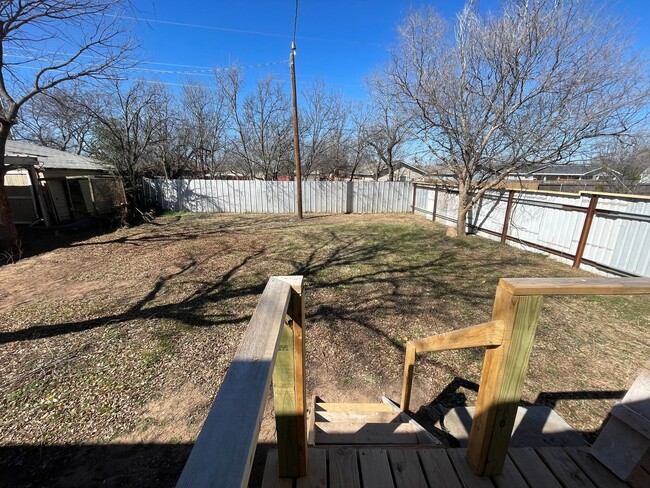 Building Photo - LARGE 4 BEDROOM 2 BATH HOUSE NEAR HSU AND ...