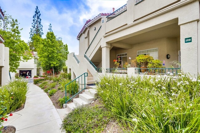 Building Photo - Beautiful Aliso Viejo Condo in the Seagate...