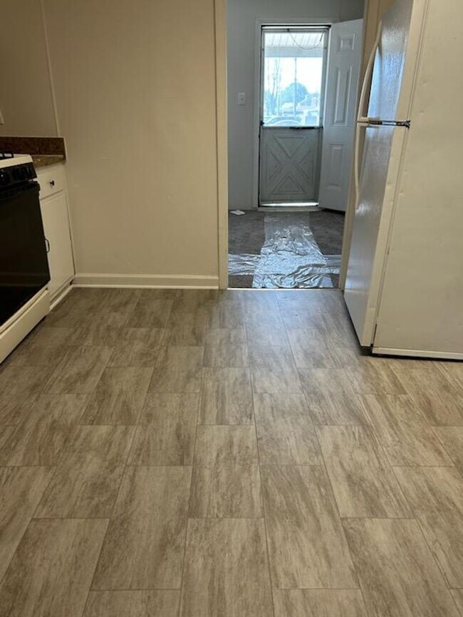 Building Photo - Quaint 2 Bedroom Single Family Home in York