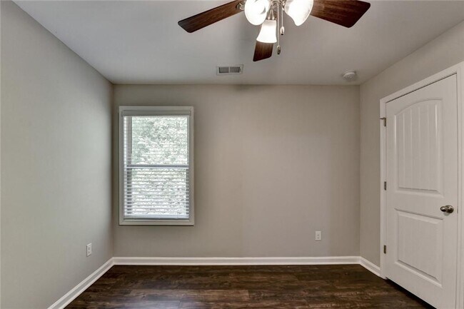 Building Photo - 7245 Heritage Oak Ct