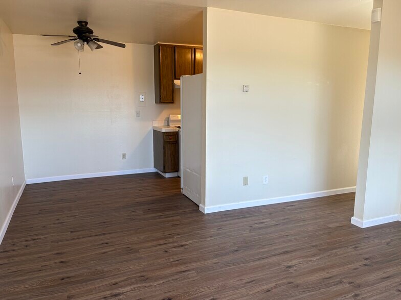 Building Photo - 1218 Presioca St