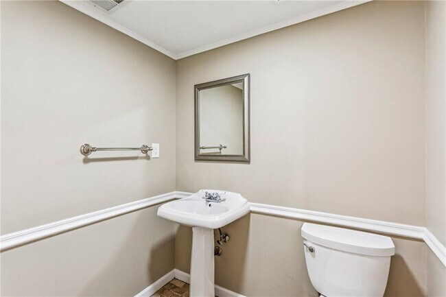 Building Photo - 1164 Fairfield Drive