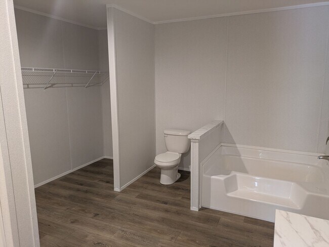 Building Photo - 1118 Old Tar Landing Rd