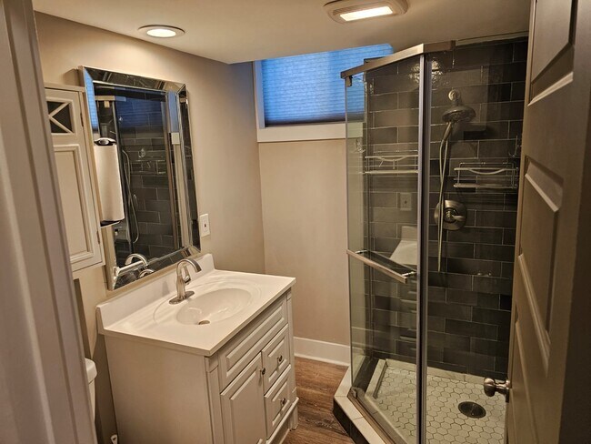 Building Photo - 237 Eisenhower Dr