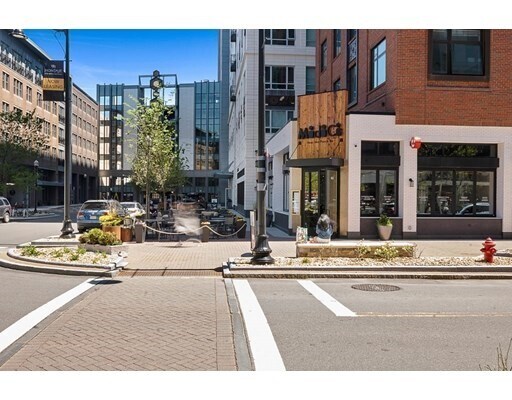 Building Photo - 375 Canal St