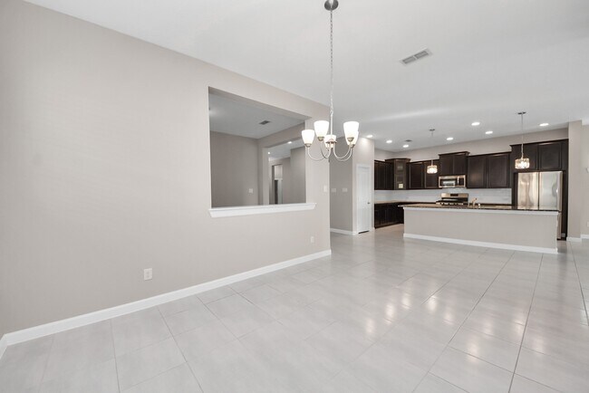 Building Photo - 8114 Silverspot Ln