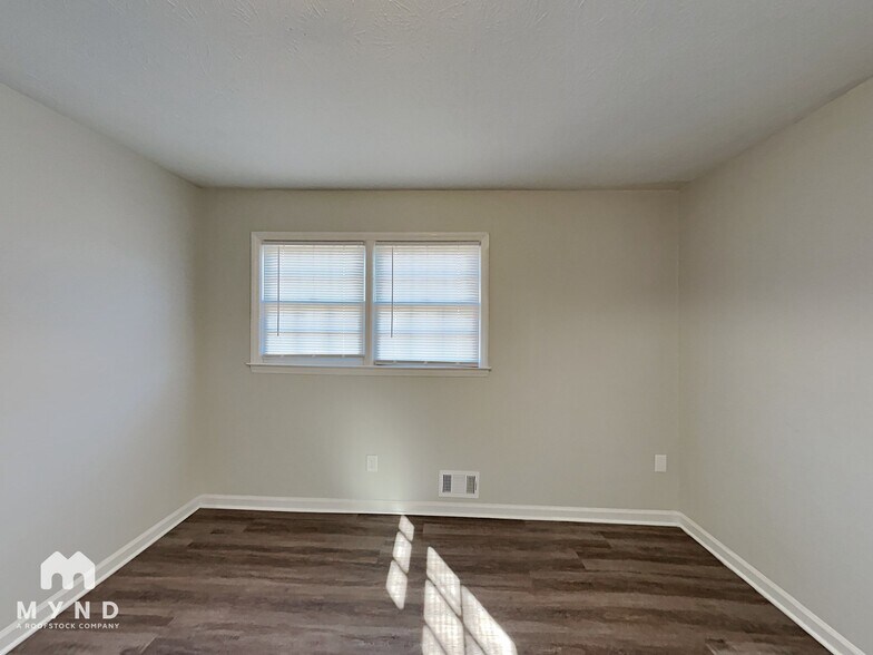 Building Photo - 5445 Mill Valley Dr