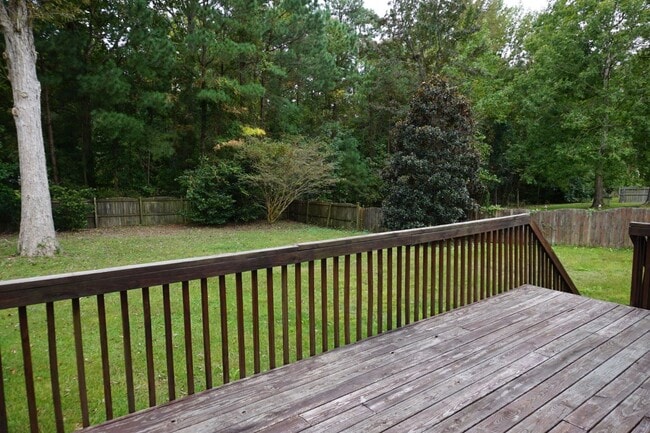 Building Photo - 3 Bedroom 2.5 Bathroom with a Bonus Room located in Creeks Edge Subdivision in Sneads Ferry!