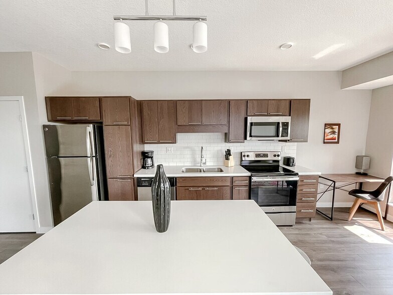 Building Photo - 1400 Walnut St