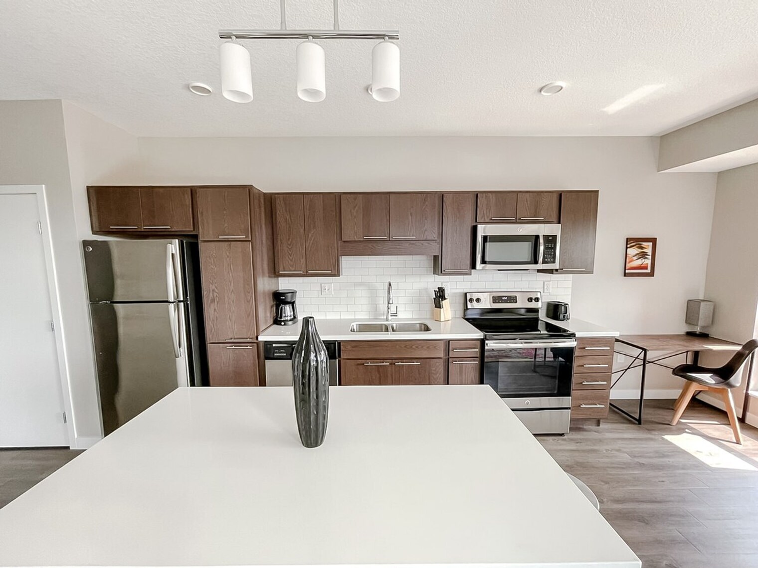 Building Photo - 1400 E Walnut St