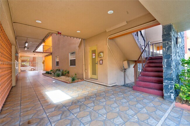 Building Photo - 6095 W 19th Ave
