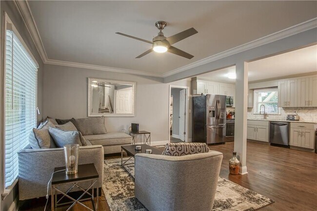 Building Photo - 2640 Casher Dr