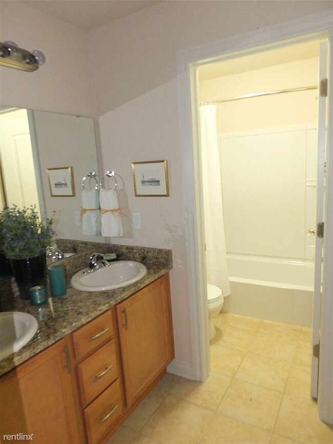 Building Photo - 3932 Cloverlane Dr