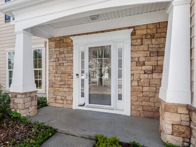 Building Photo - Cutters Spring-Providence Park!