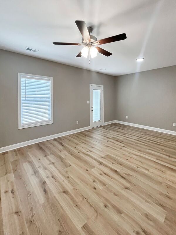 Building Photo - 3385 Polly Dr