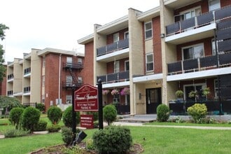 Building Photo - Fernwood Gardens