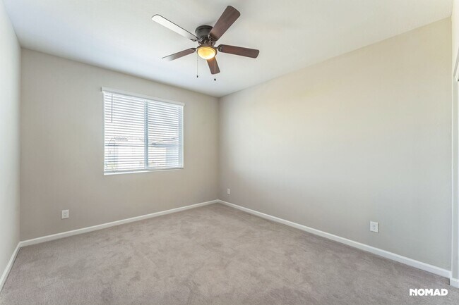 Building Photo - Spacious 5BR House in Casa Grande