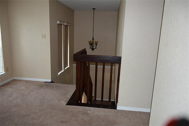 Building Photo - 4718 Sunshine Dr