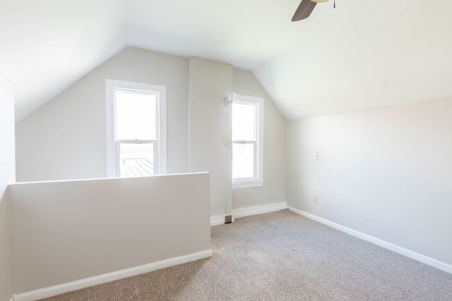 Building Photo - Cozy 3-Bedroom Home in the Heart of London...