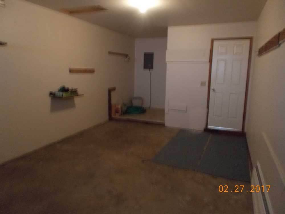 Garage - 12202 E 10th Ave