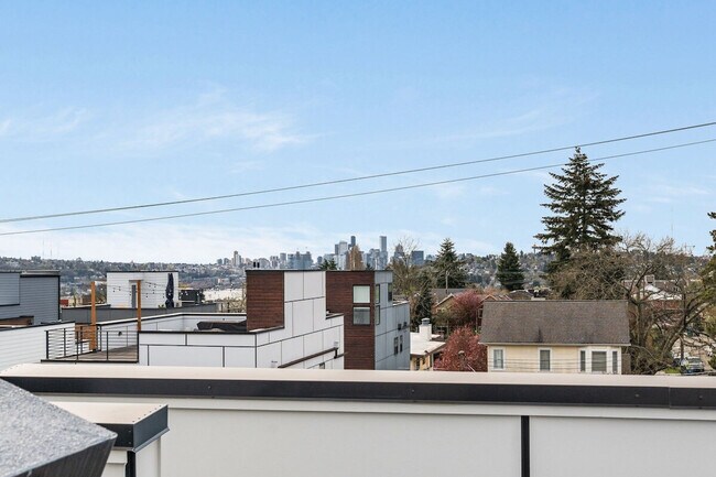 Building Photo - 4806 Dayton Ave N