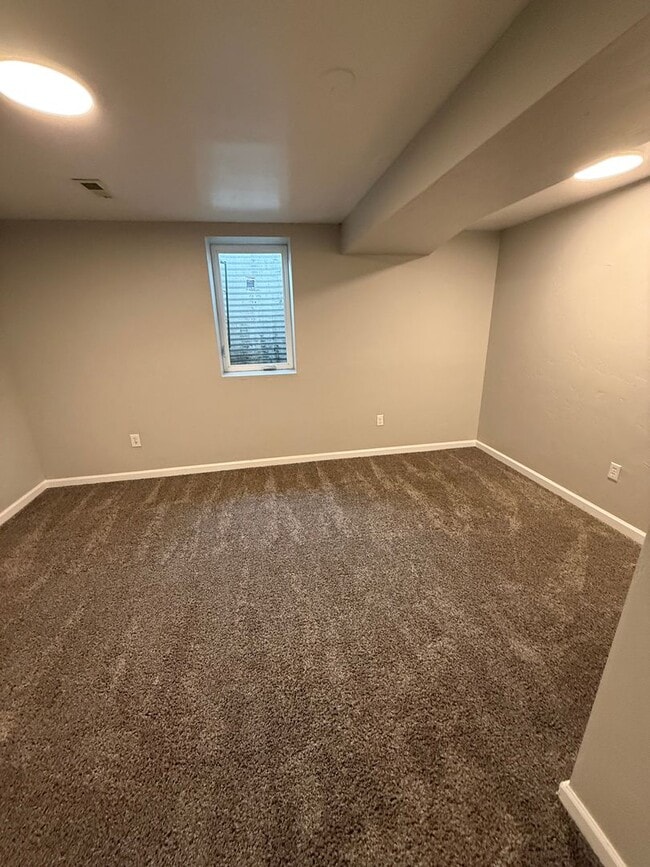 Building Photo - 14086 E 22nd Pl