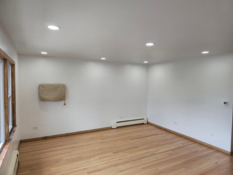 Building Photo - 7840 W Fullerton Ave