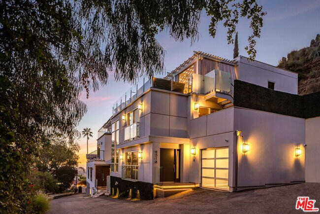 Building Photo - 9318 Warbler Way