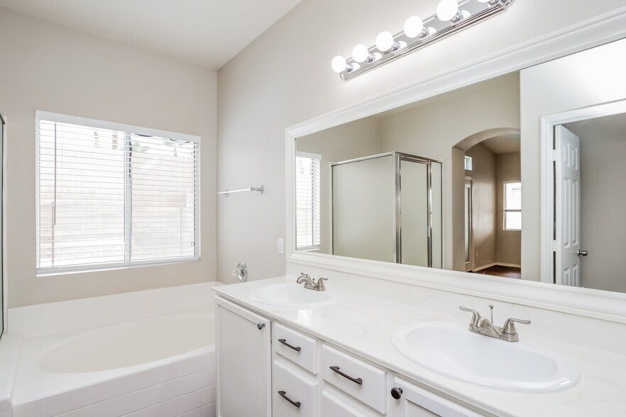 Building Photo - 2479 Crystal Ship Ct