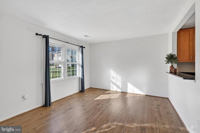 Building Photo - 9594 Inverary Ct