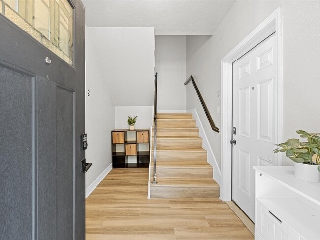 Building Photo - 1119 Waugh Dr