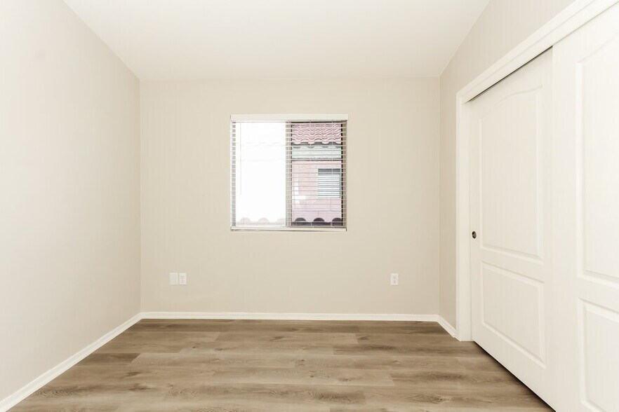 Building Photo - 6898 W Quailwood Way
