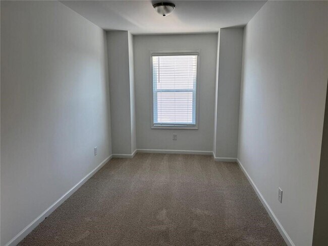 Building Photo - 30 Everly Wy